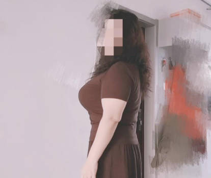 海角社区.老爸打工刚走我就把老妈按在床上弄出高潮了还要我操死她