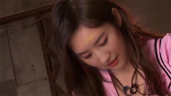 [SD 1.3G] EYAN209 女性起業家 岬ひかり 32歳 EBODY電撃移籍 平成一桁ガチ熟女の完熟ボディと淫らなイキ顔を視姦せよ