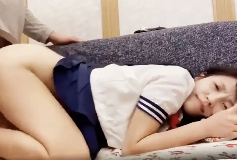 勾引阳痿弟弟玩弄超大奶