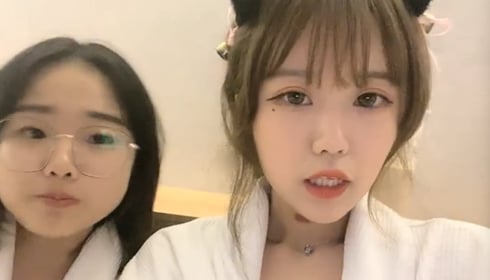 3.6K 2:16:32HD六月最新流出525精品酒店摄像头偷拍年轻小帅哥用一束把反差婊眼镜妹俘获在床上