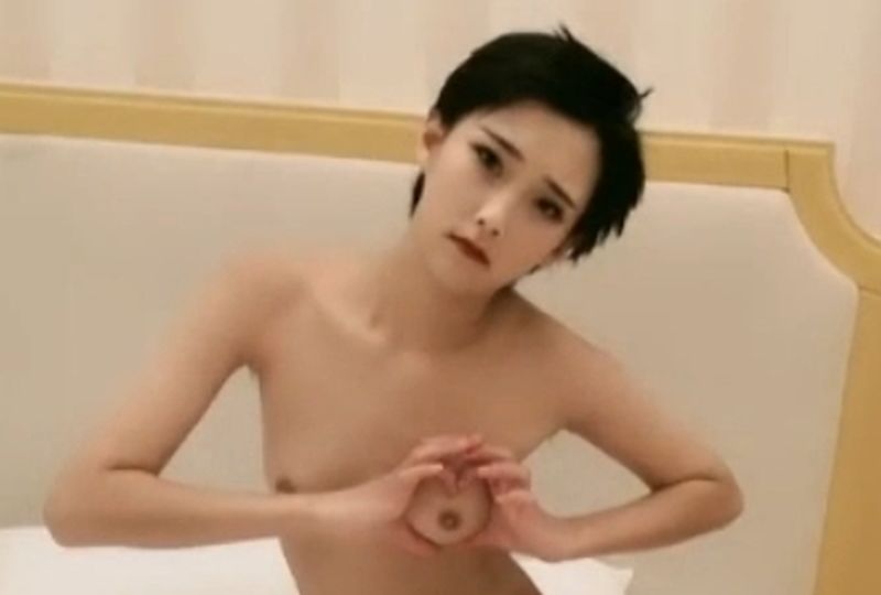 南山小妹收费房号泄露！美女主播户外大尺度野战，口交啪啪疯狂发车骚浪勾人