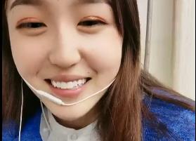 [私人订制] 18超清纯双马尾萝莉妹自慰诱惑，两根手指抠入抽插，白色丝袜张开双腿，看着非常诱人 [38:27]