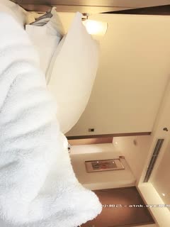 极品姐妹花按摩变淫趴，双穴轮流被狂暴内射到烂