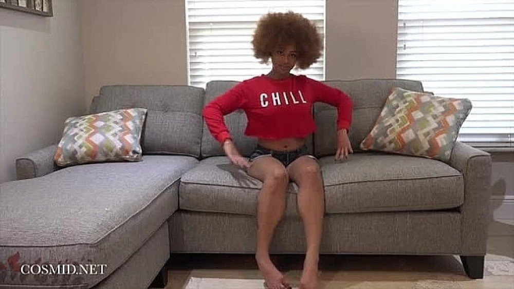 偷拍与饥渴熟妇激情交欢 她欲拒还迎高潮连连 EYS115