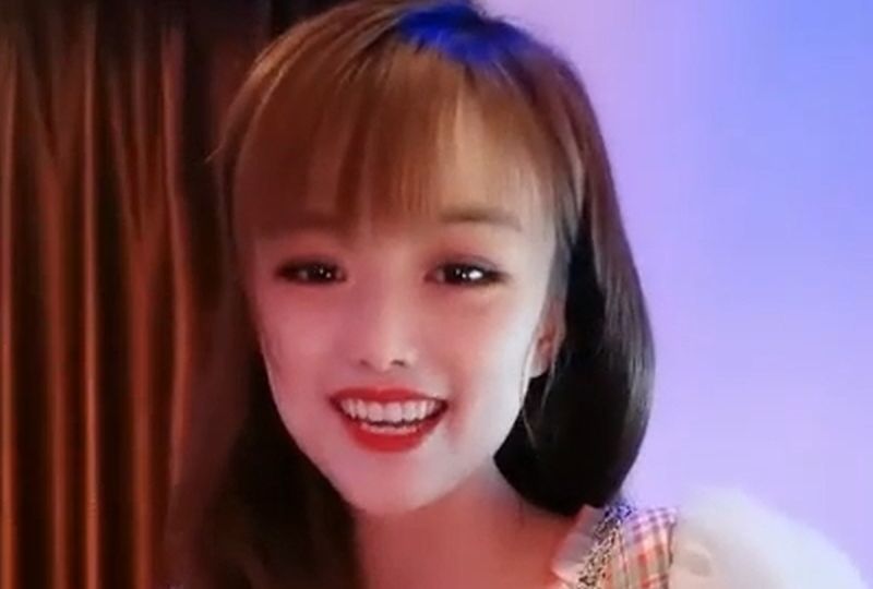 人夫难抗美腿空姐丝袜诱惑！小恶魔足交榨精15连发！宫下玲奈 MIDV890