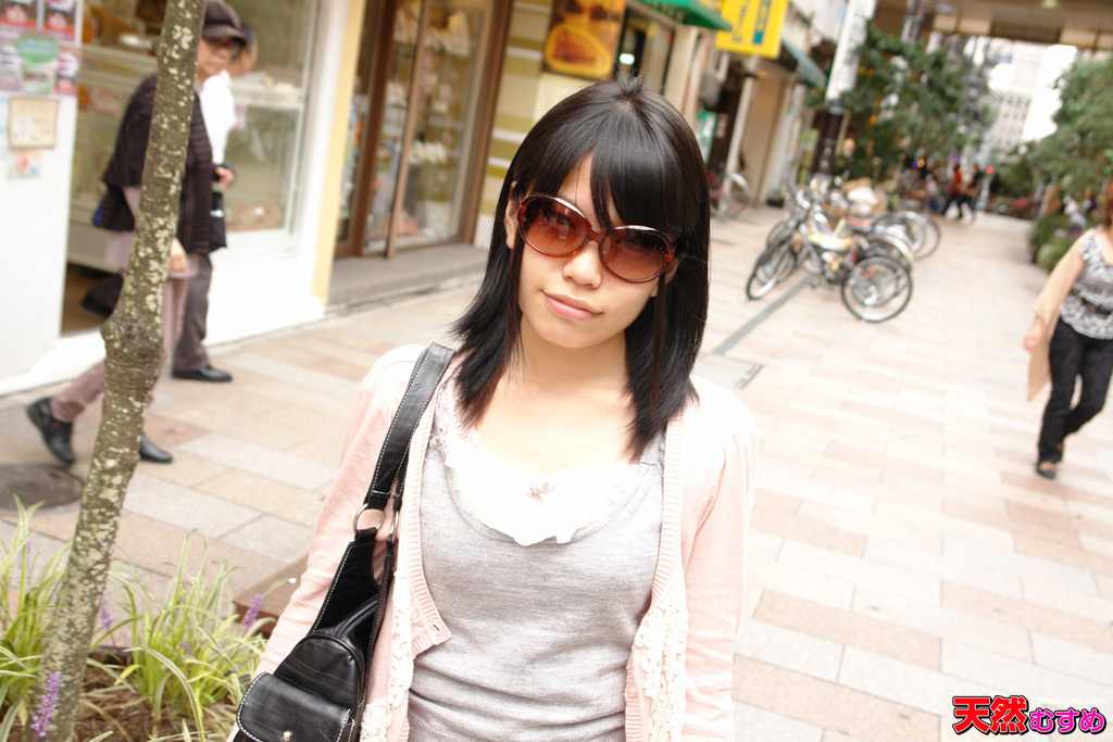 給高顏小女友約個單男 操的花心亂顫