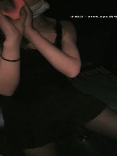 用无内裤直接穿上丝袜的美腿诱惑我的朋友的妻子 碧波滴 VEC738