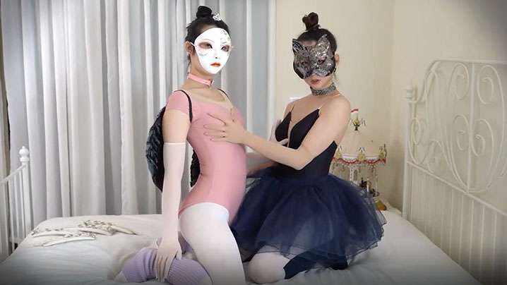 我的阿姨因為她的丈夫背叛了我而離家出走，現在她把所有的時間都花在我家 我被她 J 杯的乳房和孤獨的表情所激起，所以我對她進行了一周的反復中出性交。茱莉亞 JULIA