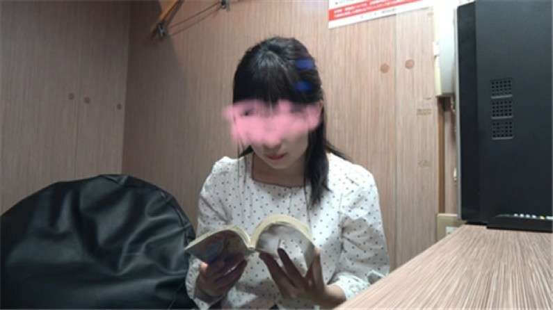 我邀請了一個男人的美容沙龍女孩，她在溫泉旅行中秘密地為我提供了一項艱鉅的服務，並操縱了她的原始服務，她是一個蕩婦，想要我很多次。10vol.10