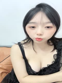 白丝巨乳骚护士淫语挑逗互动，足交口活伺候狼友，道具玩弄嫩穴超近特写！