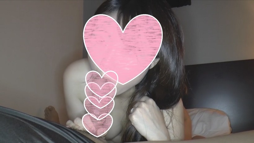 乱七八糟的假阳具口交看起来都非常嫩的妹子