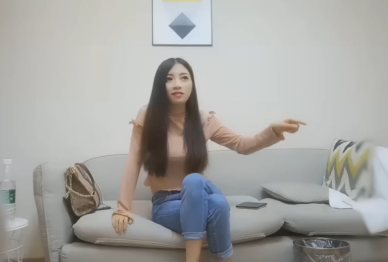 異地女友剛見面就迫不及待乾柴烈火瘋狂做愛太刺激了