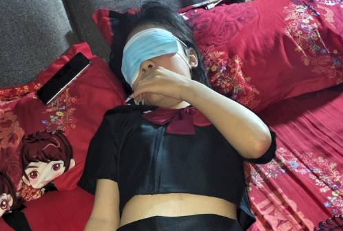 海角社区.真实骗到手强塞的邻家小妹妹灌醉被我拿了处后又找我操