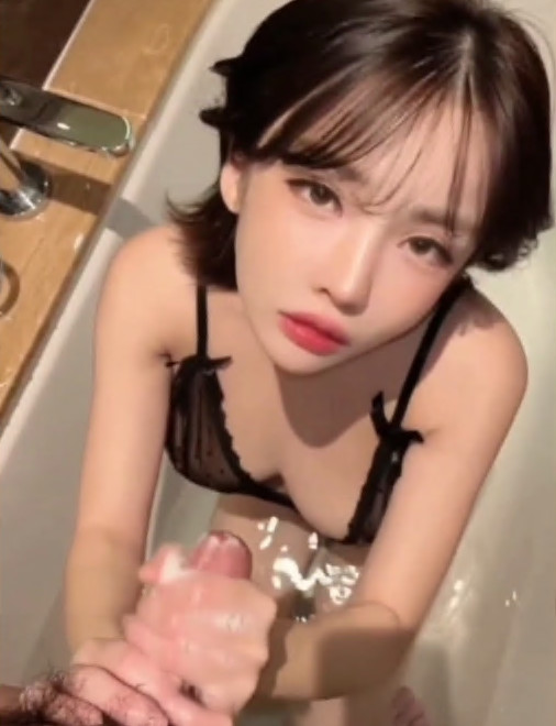 这颜值必须多射30毫升颜射手淫打飞机鸳鸯浴