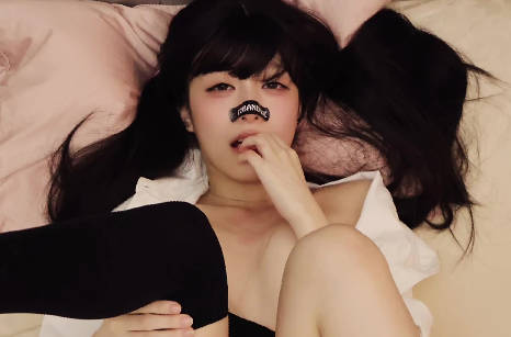 清纯学妹的第一次-创可贴