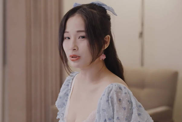 JVID.留学归国的青梅竹马-婕咪