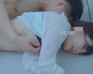 麻豆映画传媒x绝对领域.LY-024.屋内有人肉欲蒙生